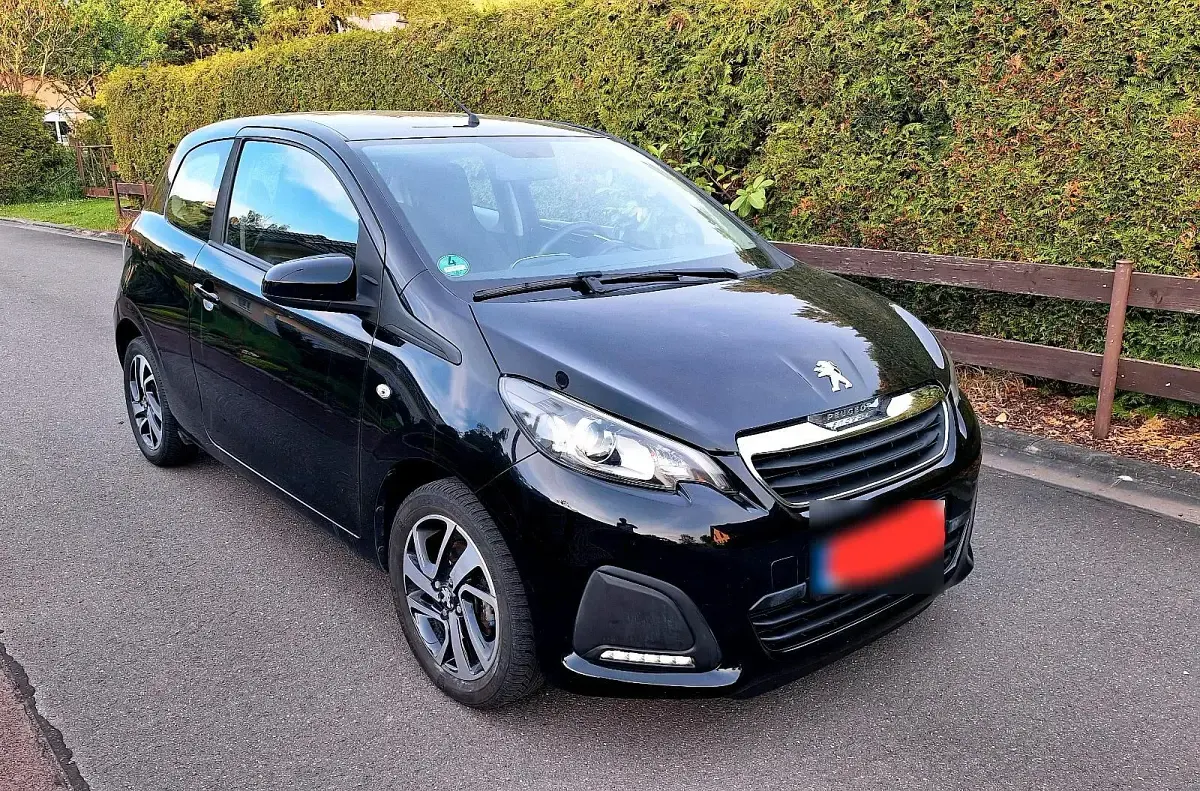Gebraucht Peugeot 108 Active 69 PS (50 kW) 2016 Schwarz Kleinwagen