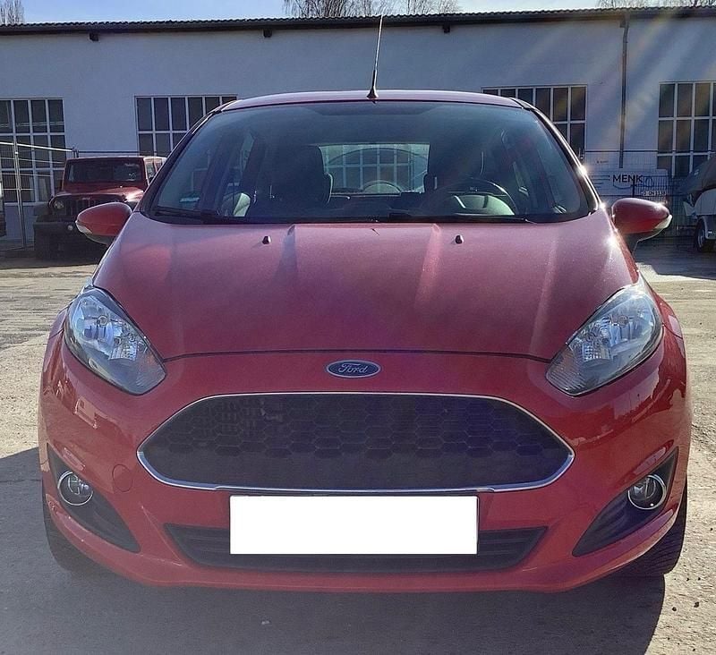 Gebraucht Ford Fiesta Celebration 101 PS (74 kW) 2016 Rot Kleinwagen