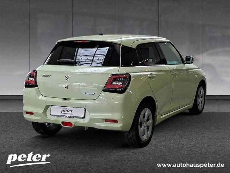 Neu Suzuki Swift 83 PS (61 kW) 2025 Gelb Kleinwagen