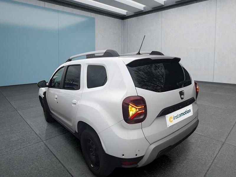 Gebraucht Dacia Duster 116 PS (85 kW) 2022 Weiß SUV