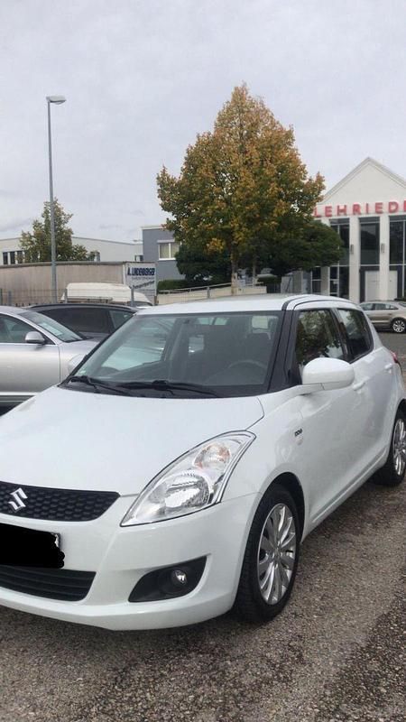 Weiß Gebraucht 2011 Suzuki Swift Comfort Limousine | 4.700 € (Guter Preis) - Bild 1/4