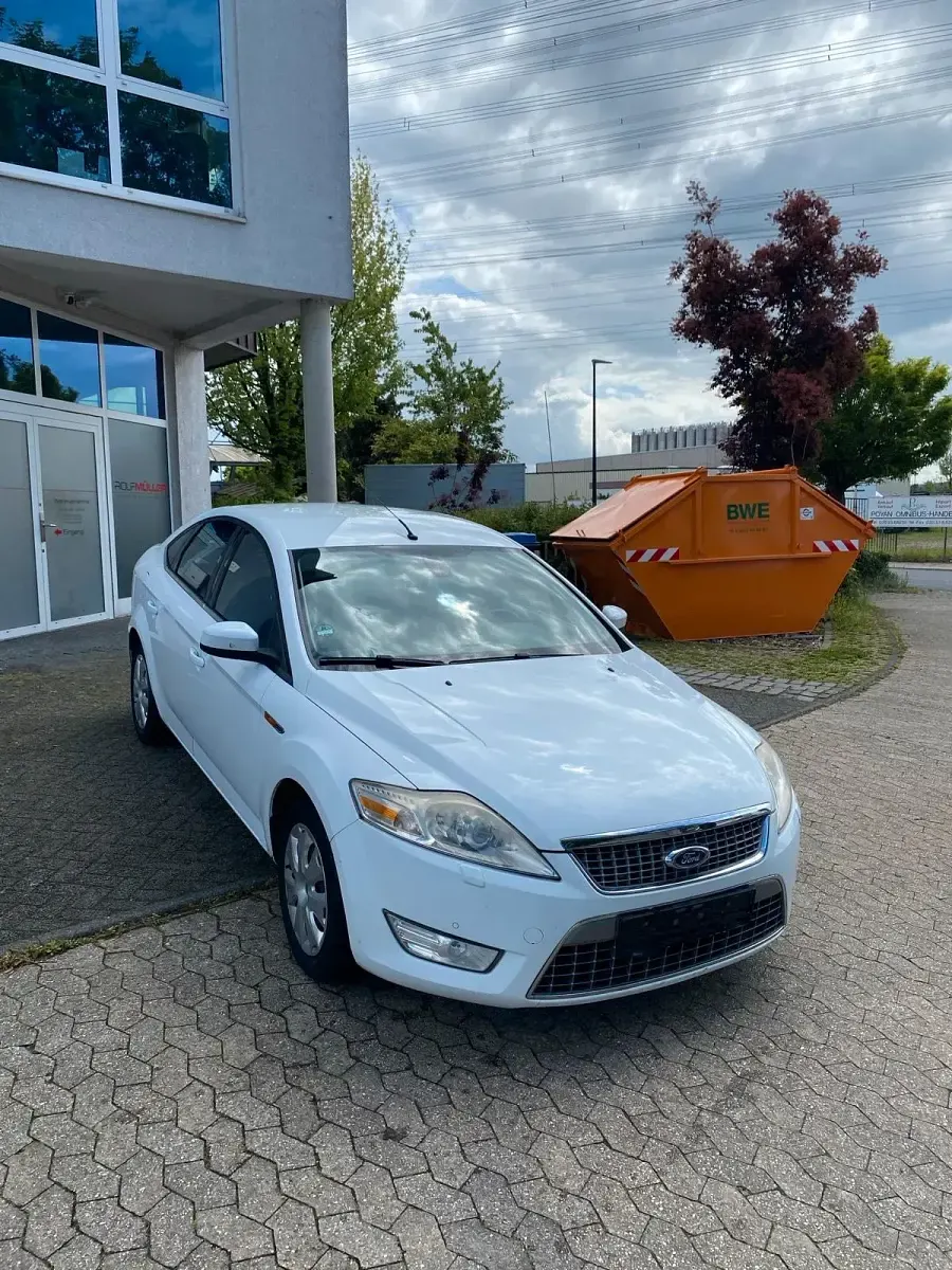 Używany Ford Mondeo 140 KM (102 kW) 2010 Biały Sedan/Limuzyna