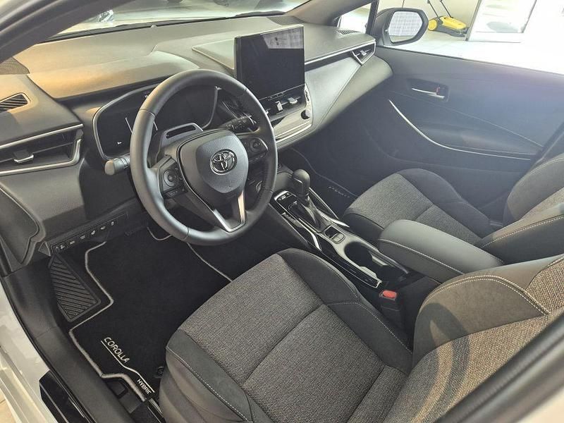 Neu Toyota Corolla 140 PS (102 kW) 2026 Weiß Limousine