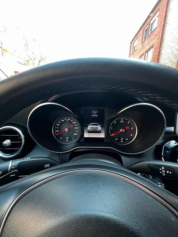 Gebraucht Mercedes C220 175 PS (128 kW) 2014 Schwarz Limousine