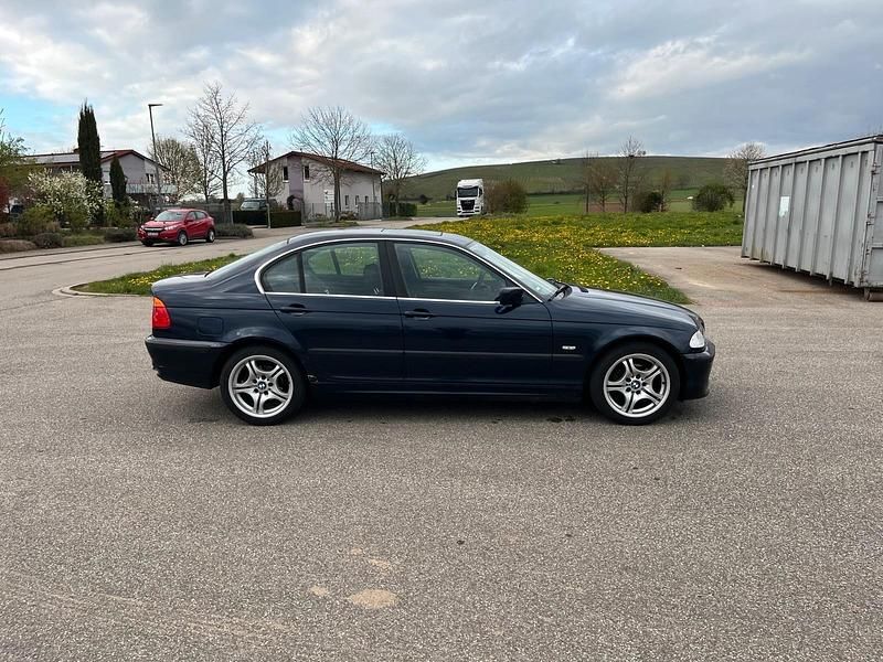 Gebraucht BMW 323 170 PS (125 kW) 2000 Blau Limousine