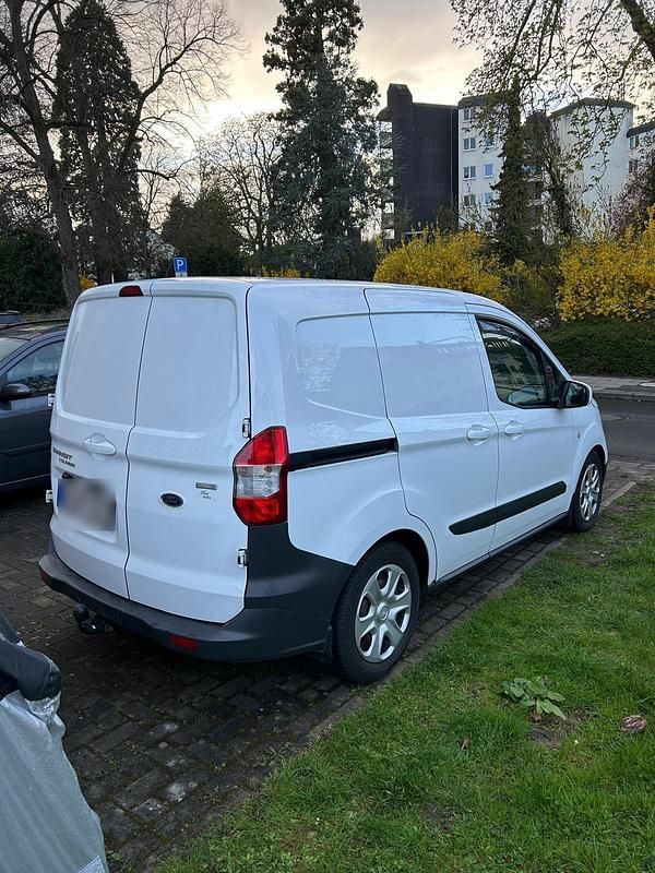 Gebraucht Ford Transit 105 PS (77 kW) 2017 Weiß Van / Kleinbus