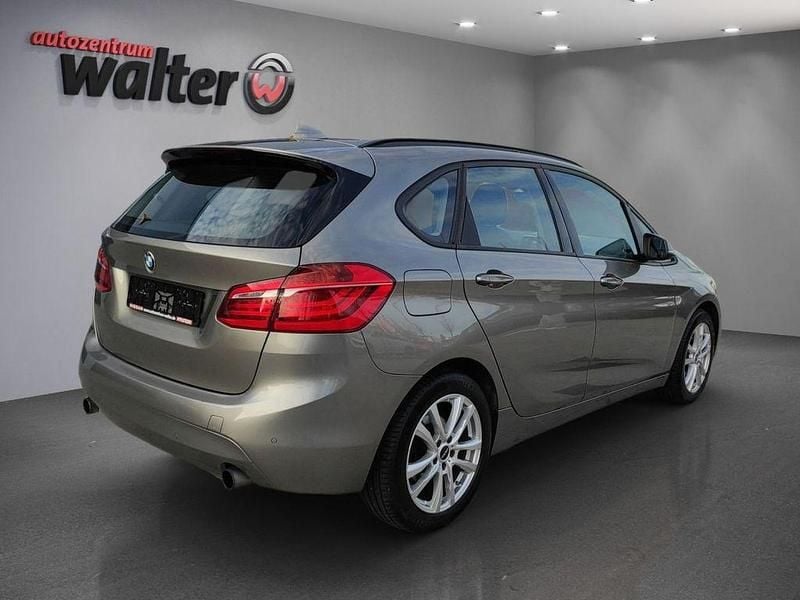 Gebraucht BMW 220 Active Tourer Advantage 192 PS (141 kW) 2017 Silber Van / Kleinbus