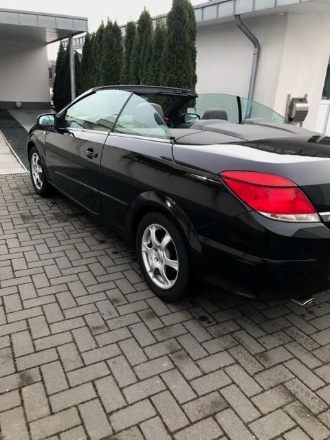 Schwarz Gebraucht 2009 Opel Astra Cabriolet Cabrio | 4.700 € (Teuer) - Bild 1/4