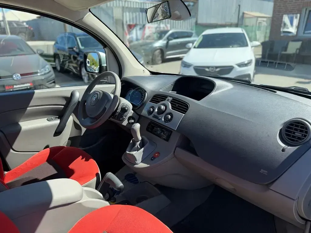 Second-hand Renault Kangoo 106 CP (77 kW) 2011 Negru Monovolum