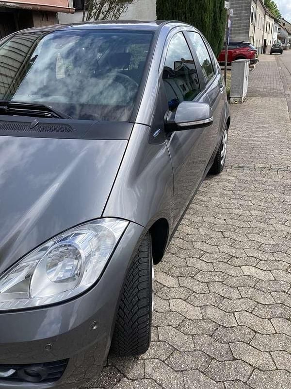 Gebraucht Mercedes A160 Avantgarde 95 PS (69 kW) 2011 Limousine