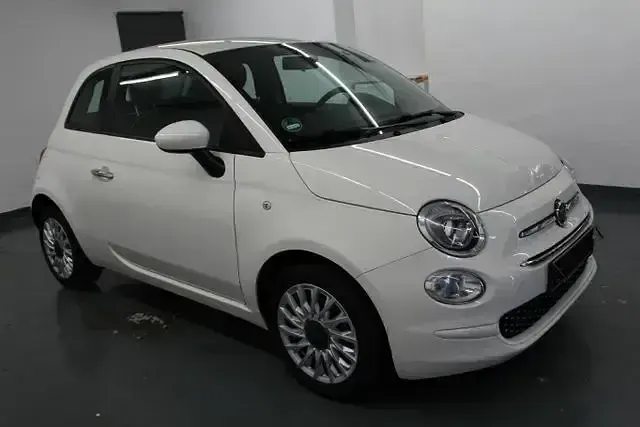 Gebraucht Fiat 500 Lounge 69 PS (50 kW) 2020 Gelato weiß Kleinwagen
