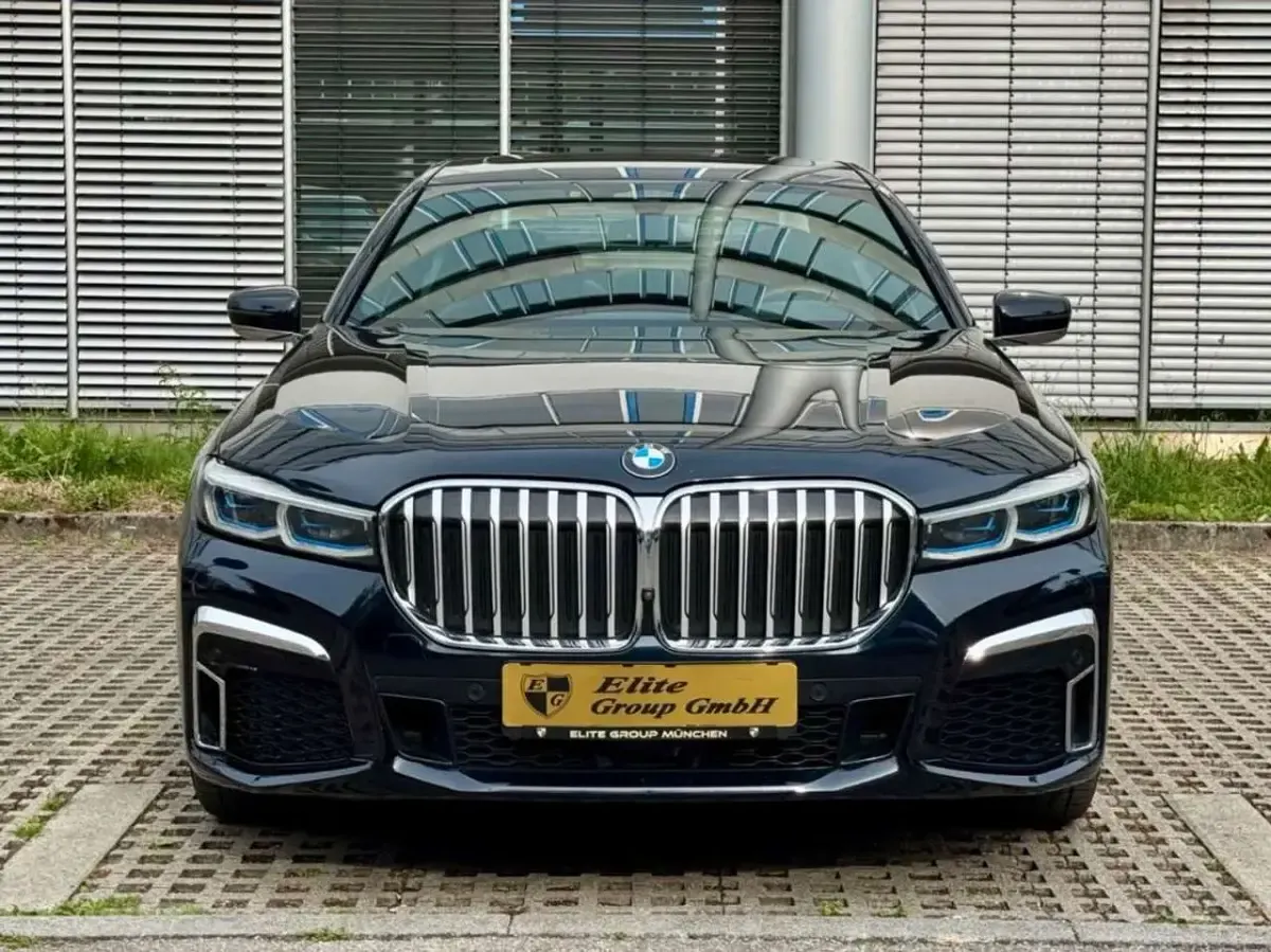 Gebraucht BMW 730 M Sport 286 PS (210 kW) 2022 Carbonschwarz metallic Limousine