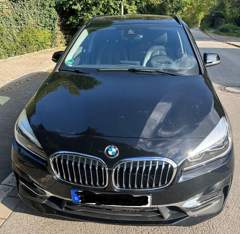 Schwarz Gebraucht 2018 BMW 220 Active Tourer Luxury Line Van / Kleinbus | 18.500 € (Fairer Preis) - Bild 1/4