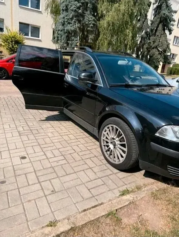 Usata VW Passat 130 CV (95 kW) 2004 Nero Station wagon