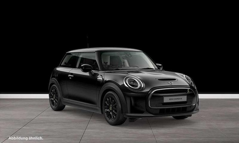 Gebraucht Mini Cooper SE Hatch 135 kW (184 PS) 2023 Midnight black Kleinwagen