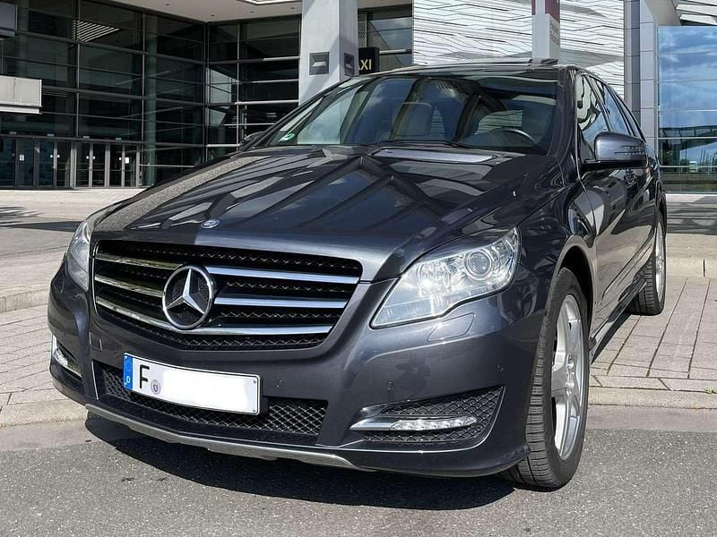 Grau Gebraucht 2010 Mercedes R350 Van / Kleinbus | 25.500 € - Bild 1/4
