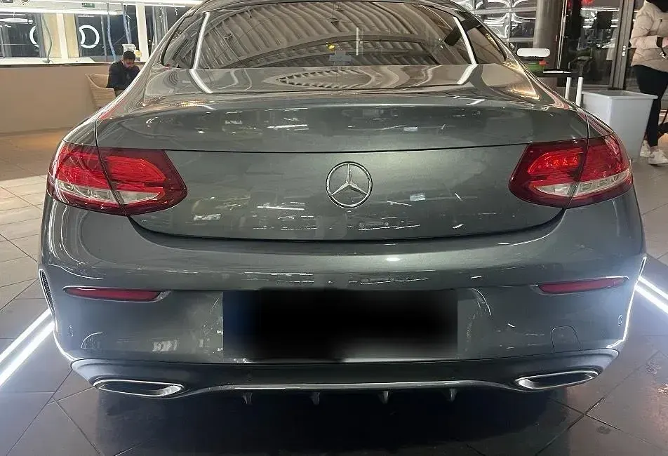 Gebraucht Mercedes C180 156 PS (114 kW) 2016 Grau Coupé