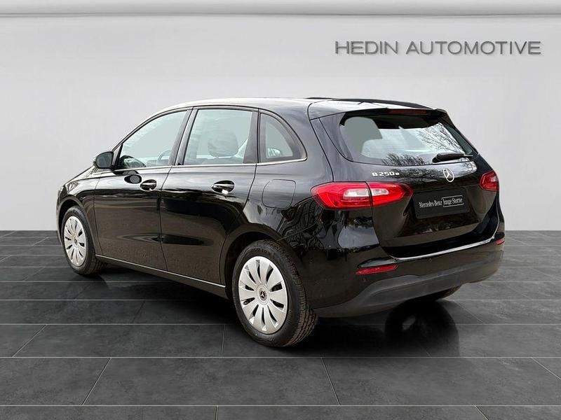 Gebraucht Mercedes E250 160 PS (117 kW) 2022 Schwarz Limousine