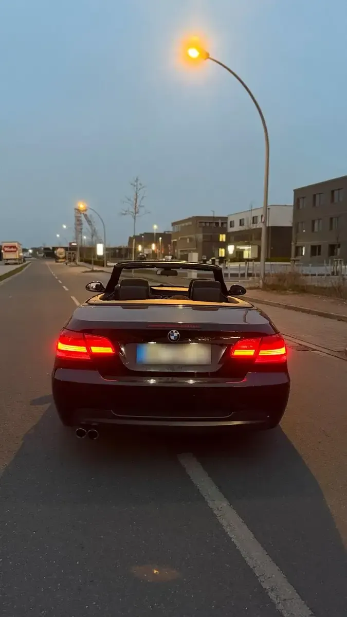 Gebraucht BMW 330 Cabriolet M Sport 245 PS (180 kW) 2009 Schwarz Cabrio