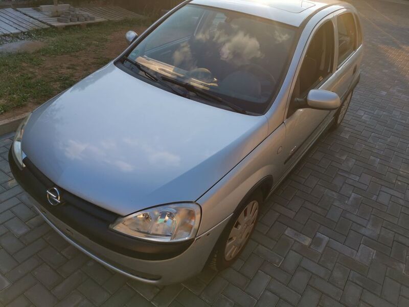 Silber Gebraucht 2001 Opel Corsa Sport Limousine | 1.200 € (Guter Preis) - Bild 1/4