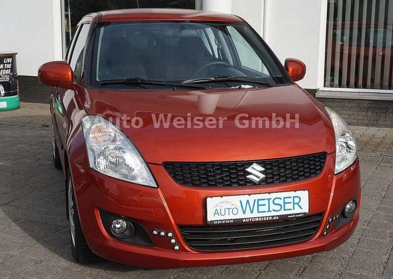 Gebraucht Suzuki Swift Club 103 PS (75 kW) 2011 Orange Kleinwagen
