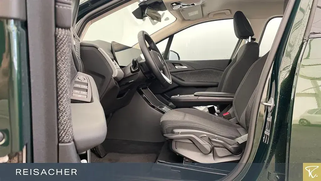 Gebraucht BMW 220 Active Tourer 156 PS (114 kW) 2025 Schwarz Van / Kleinbus
