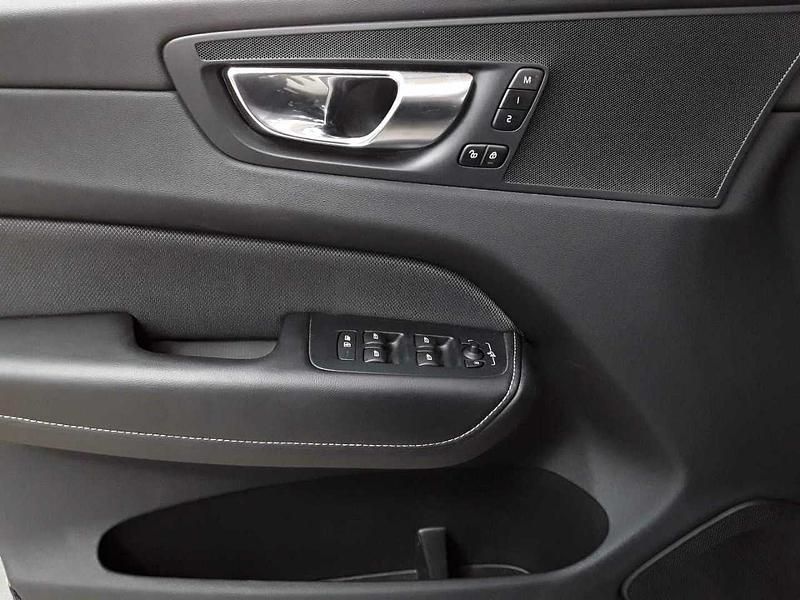 Usado Volvo XC60 Plus 197 HP (144 kW) 2023 Preto SUV