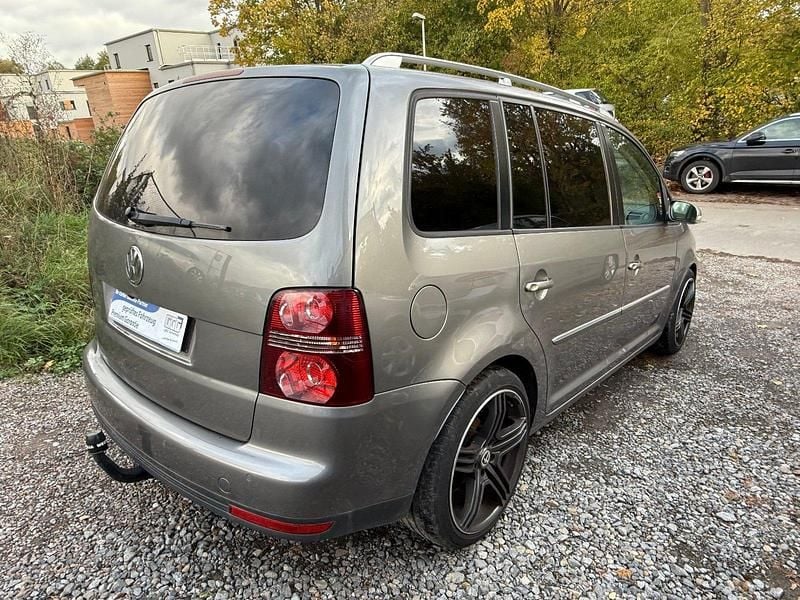 Gebraucht VW Touran 140 PS (102 kW) 2008 Braun Van / Kleinbus