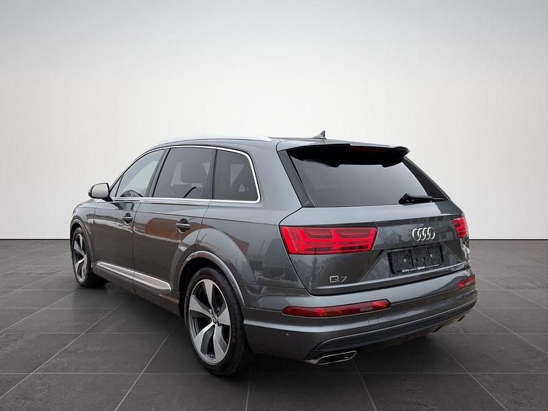 Gebraucht Audi Q7 Sport 272 PS (200 kW) 2016 Grau SUV