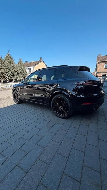 Gebraucht Porsche Cayenne S 441 PS (324 kW) 2018 Schwarz SUV