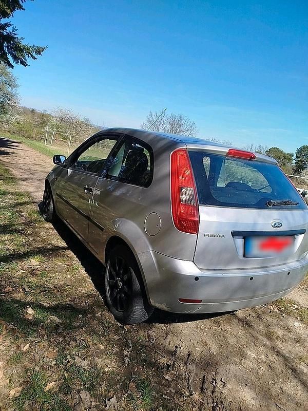 Używany Ford Fiesta 60 KM (44 kW) 2004 Hatchback