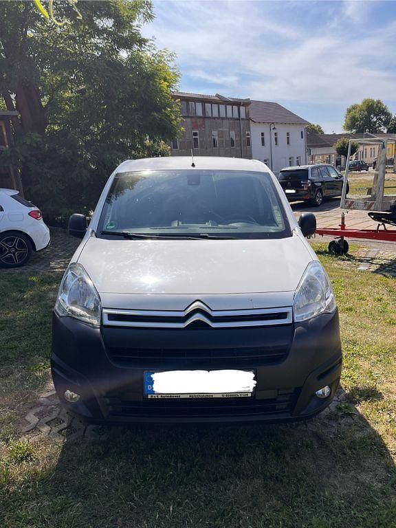 Weiß Gebraucht 2018 Citroën Berlingo Proline Van / Kleinbus | 8.900 € (Guter Preis) - Bild 1/4