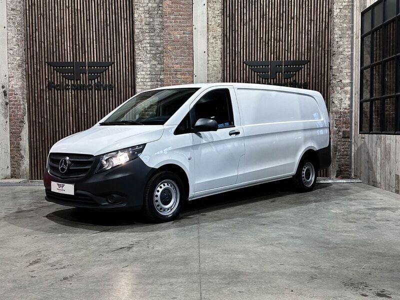 Weiß Gebraucht 2023 Mercedes Vito Van / Kleinbus | 28.990 € (Superpreis) - Bild 1/4