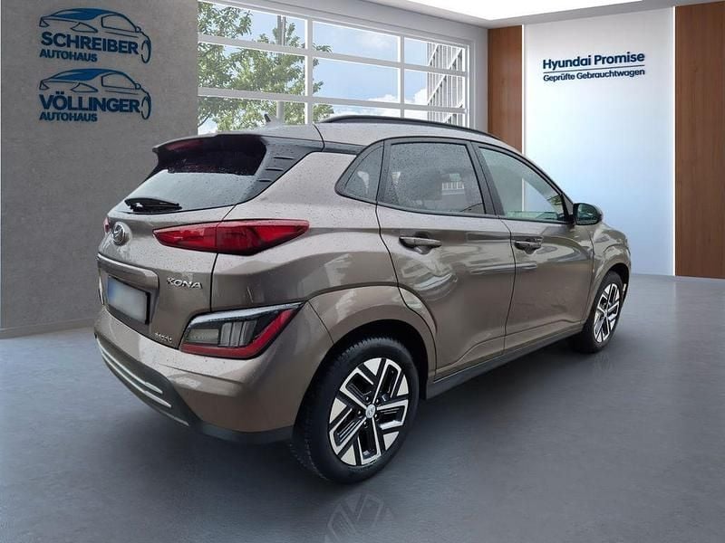 Gebraucht Hyundai Kona Trend 100 kW (136 PS) 2023 Braun SUV