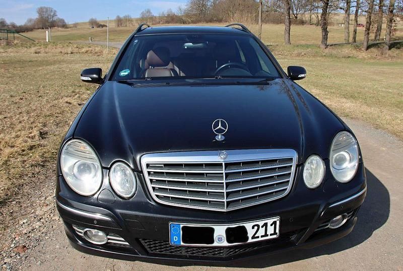 Gebraucht Mercedes E350 272 PS (200 kW) 2008 Schwarz Limousine