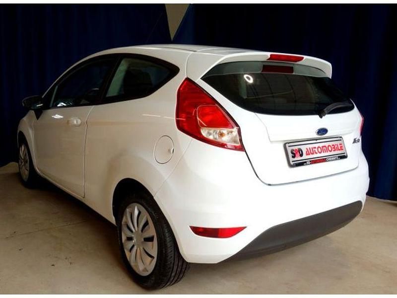 Gebraucht Ford Fiesta Trend 75 PS (55 kW) 2017 Weiß Kleinwagen