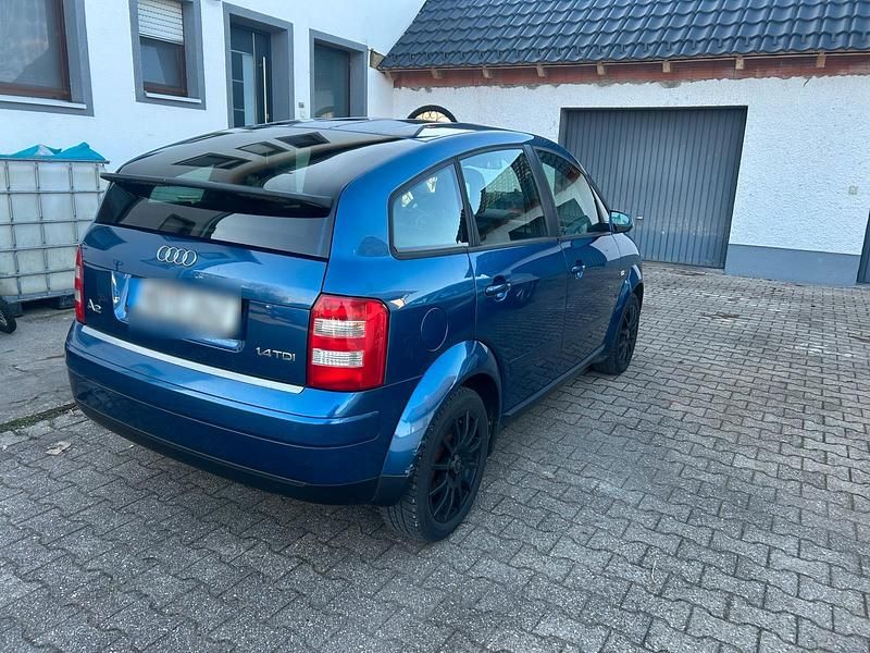 Gebraucht Audi A2 75 PS (55 kW) 2005 Blau Kleinwagen