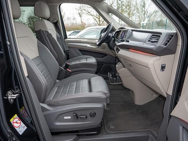 Gebraucht VW Multivan Life 204 PS (150 kW) 2024 Schwarz Van