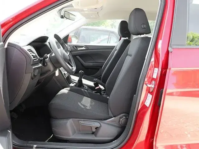 Gebraucht VW T-Cross 95 PS (69 kW) 2025 Kings red metallic SUV
