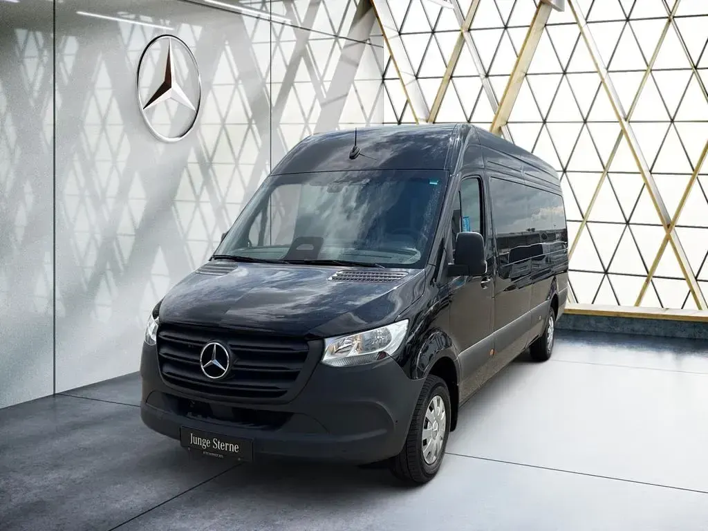 Gebraucht Mercedes Sprinter 170 PS (125 kW) 2024 Tiefschwarz Van