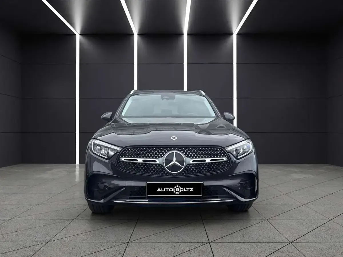 Gebraucht Mercedes GLC300 AMG 258 PS (189 kW) 2024 Graphitgrau SUV