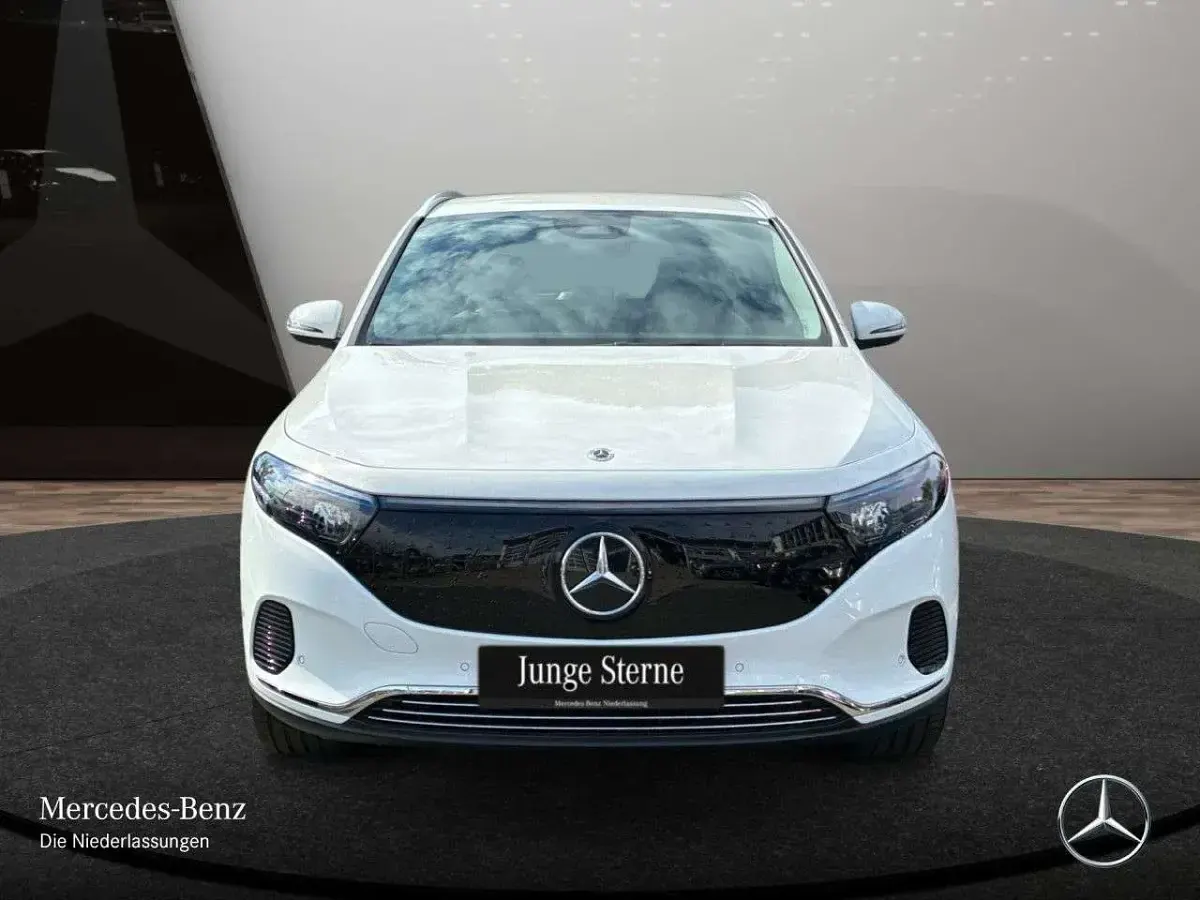 Gebraucht Mercedes EQA250 Advanced 139 kW (190 PS) 2025 Polarweiß SUV