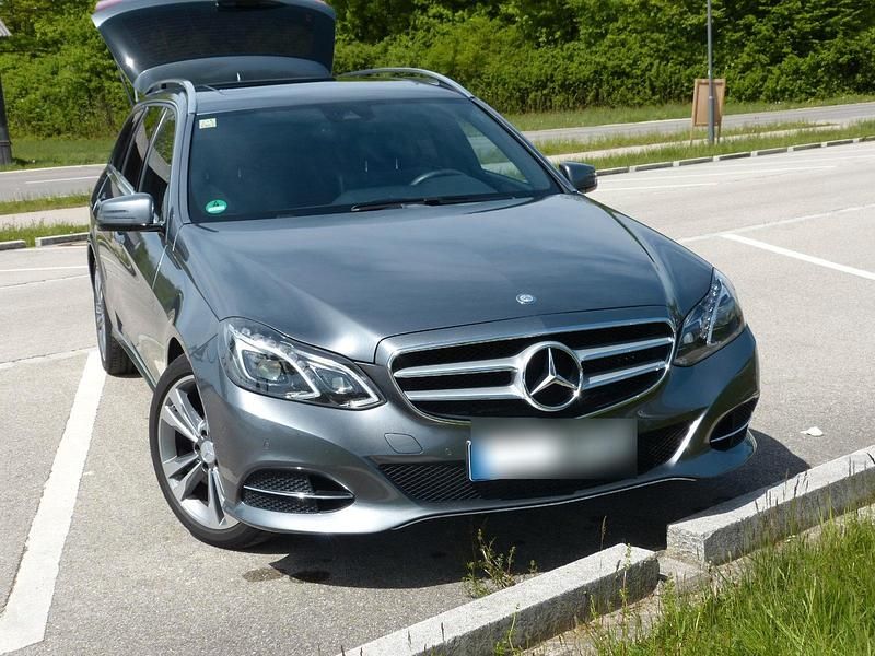 Gebraucht Mercedes E200 184 PS (135 kW) 2016 Grau Kombi