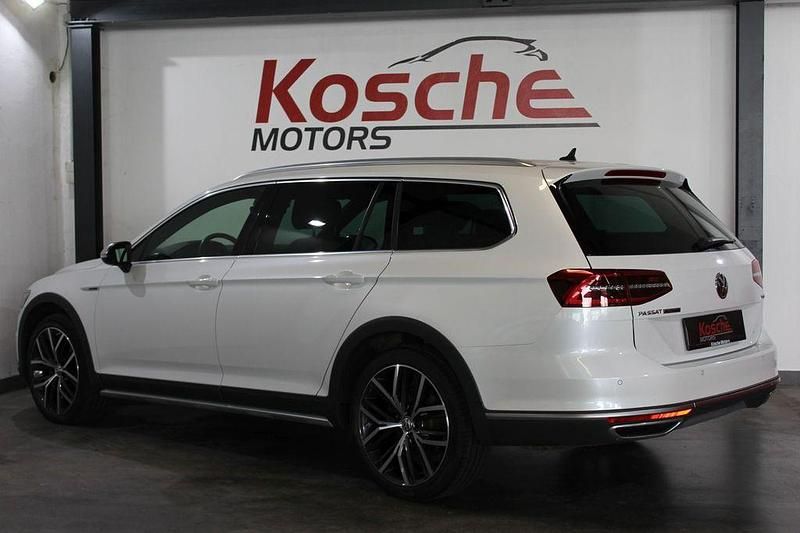 Gebraucht VW Passat Alltrack 190 PS (139 kW) 2018 Weiß Kombi