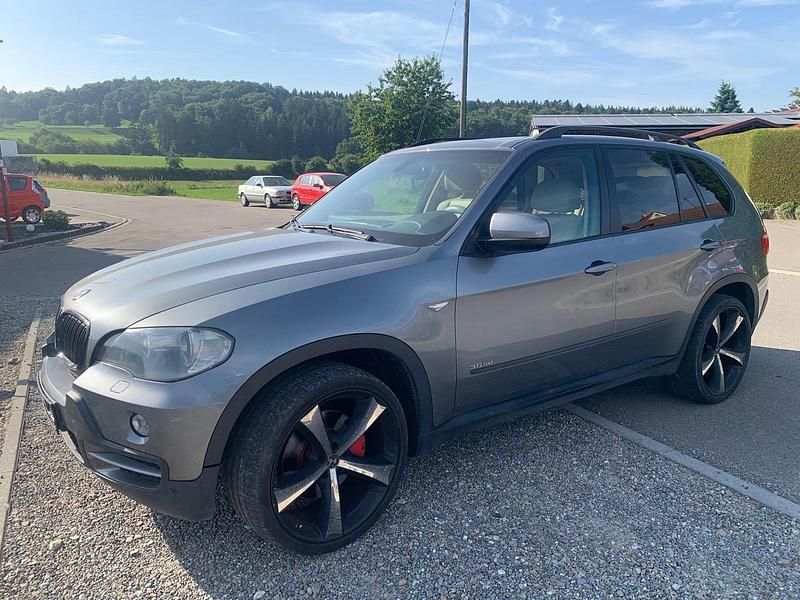 Grau Gebraucht 2009 BMW X5 SUV | 6.999 € - Bild 1/4