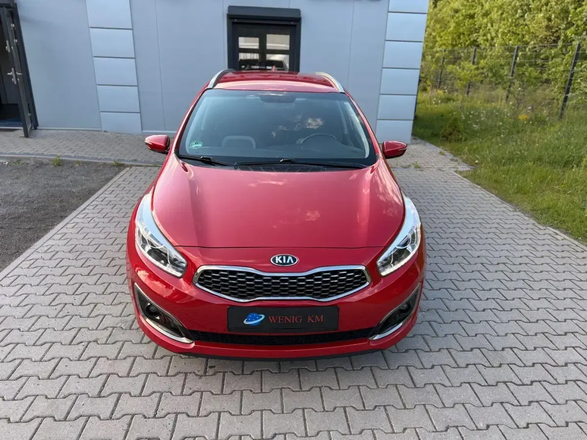 Używany Kia Ceed 135 KM (99 kW) 2018 Czerwony Hatchback