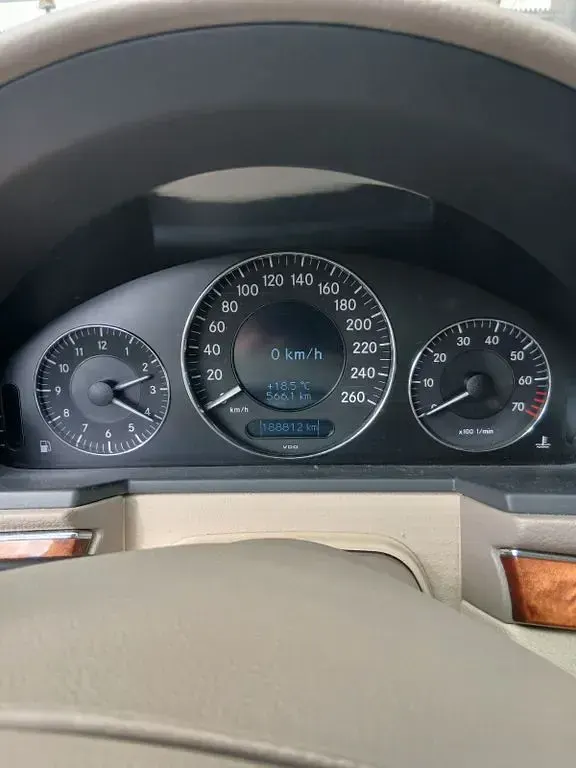 Gebraucht Mercedes E200 Elegance 163 PS (119 kW) 2005 Schwarz Limousine