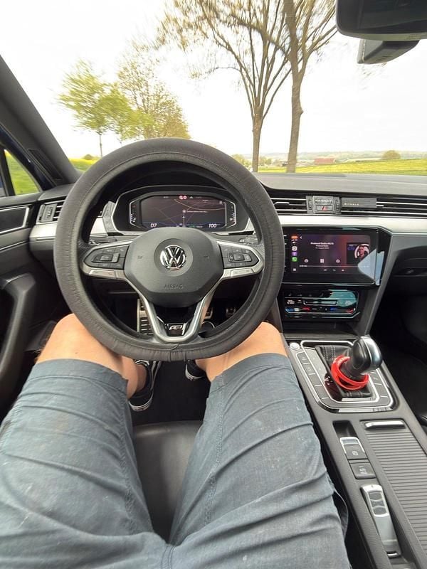 Gebraucht VW Passat R-line 190 PS (139 kW) 2020 Blau Kombi