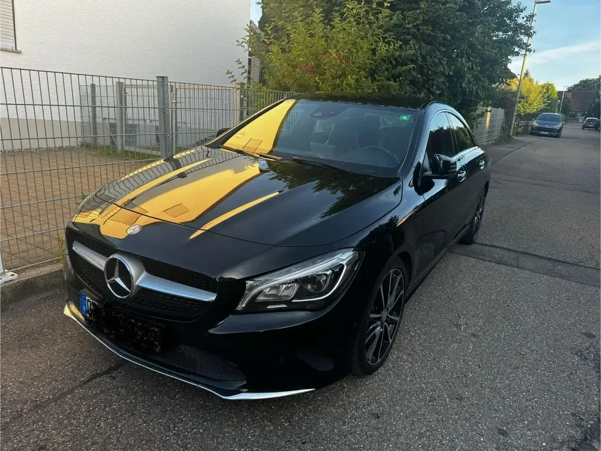 Gebraucht Mercedes CLA220 177 PS (130 kW) 2016 Schwarz Limousine