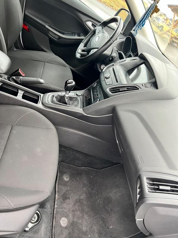 Gebraucht Ford Focus 125 PS (91 kW) 2018 Weiß Limousine